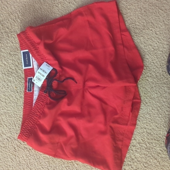 New with Tags Club Room Red 5" Inseam Swim Trunks Size Large - Picture 1 of 6